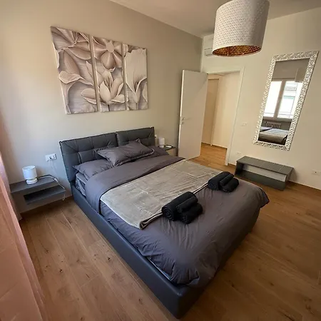 Strozzi Moderno Apartment